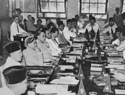 Politik Hukum: Menelusuri Sejarah Pembentukan Undang-Undang