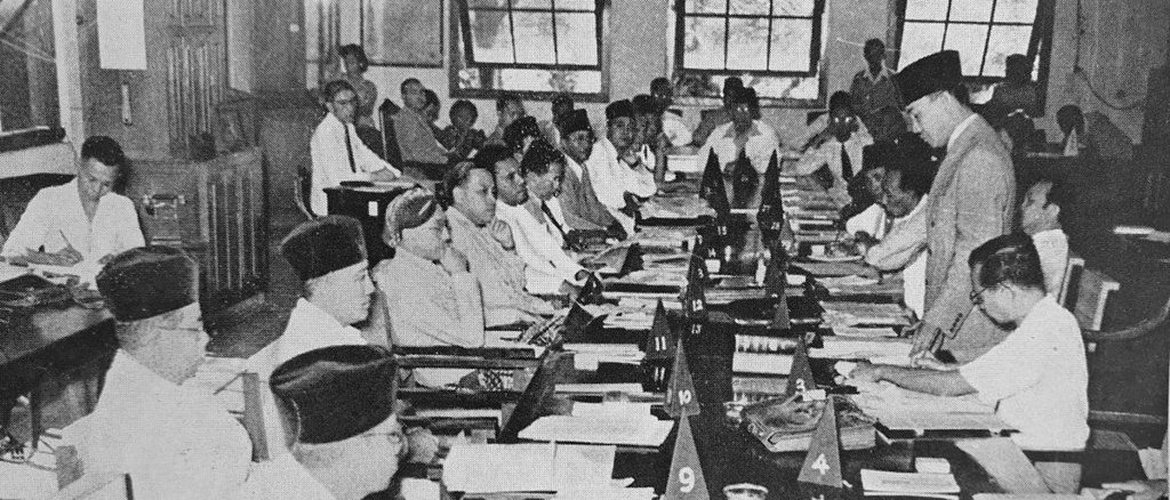 politik hukum sejarah undang undang