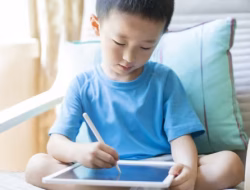 Kesehatan Digital Anak: Antara Layar dan Kenyataan