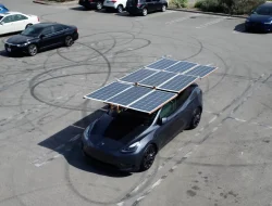 Solar Roof Pickup: Panel Atap Transparan ala Tesla