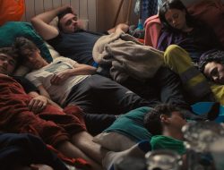 Tidur Sosial: Fenomena Tidur Bersama Secara Virtual dan Efeknya ke Kesehatan Mental