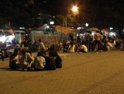 Berjemur di Malam Hari: Tren Gila atau Terobosan Vitamin D Buatan?