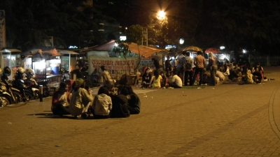 Berjemur di Malam Hari: Tren Gila atau Terobosan Vitamin D Buatan?