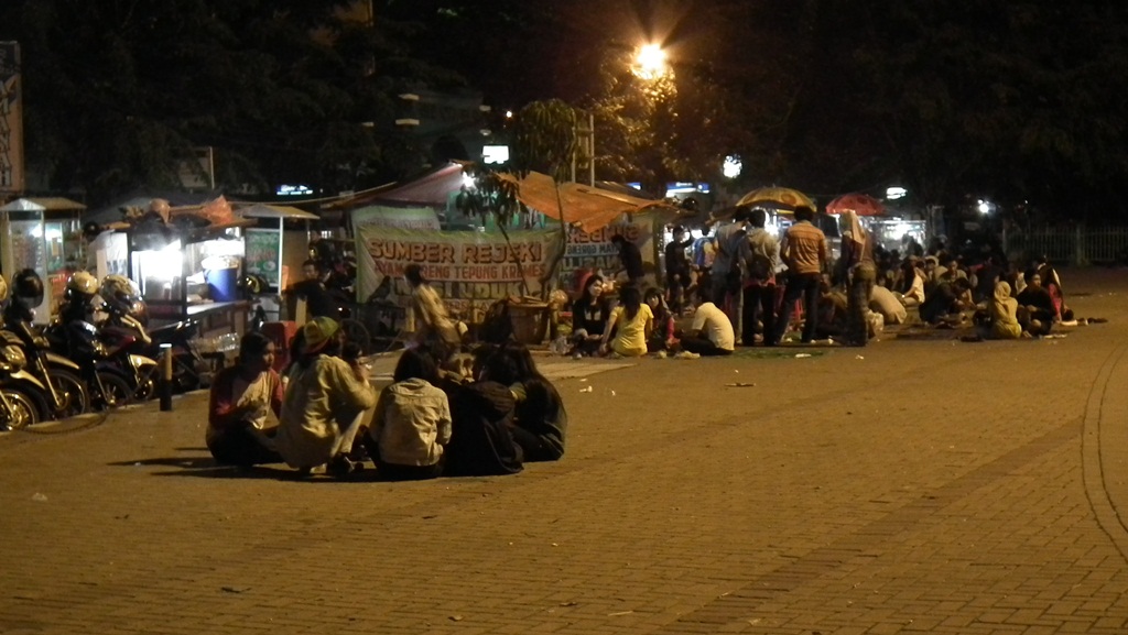 berjemur di malam hari