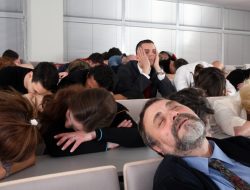 Tidur sebagai Aktivitas Sosial: Tren “Sleep Gathering”