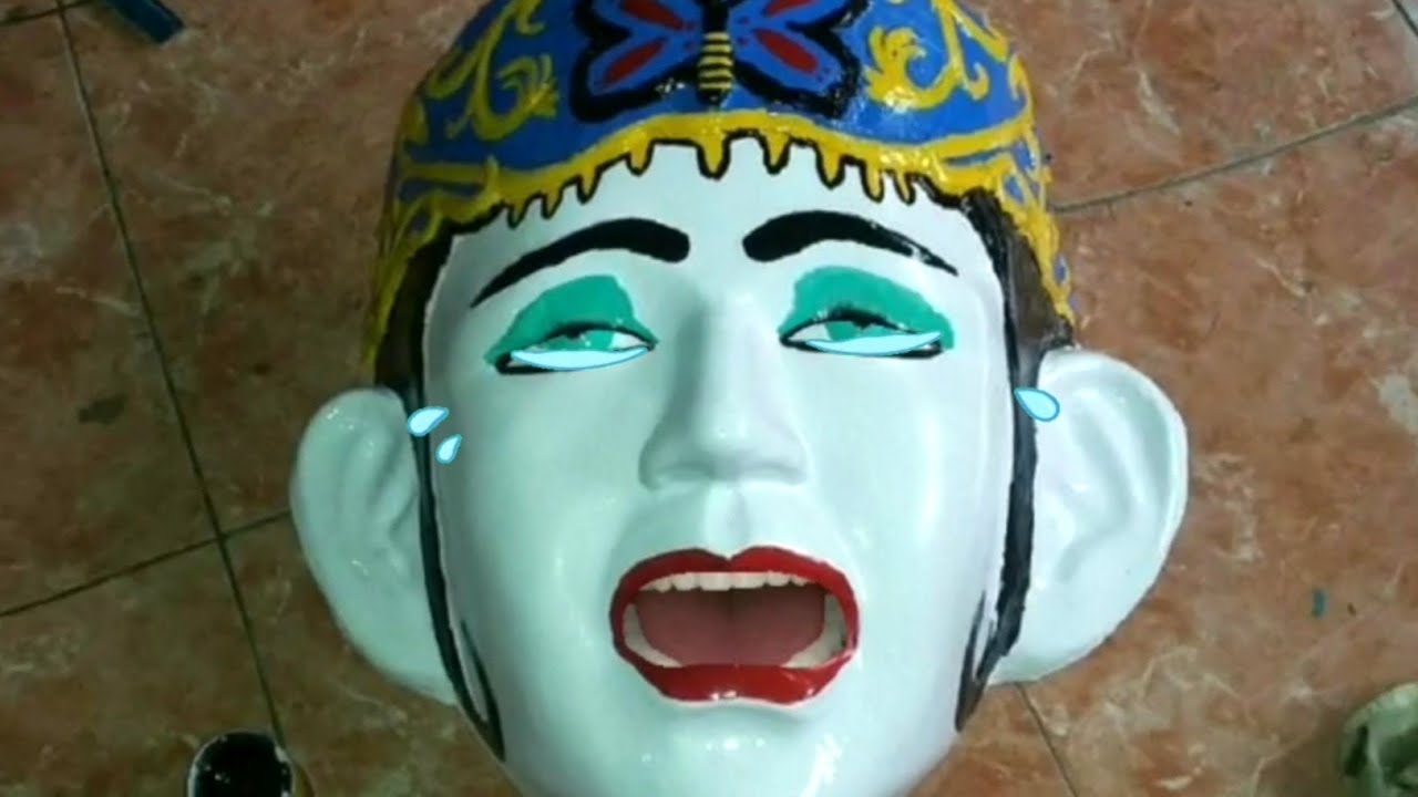 topeng menangis