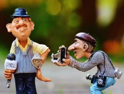 Wartawan vs Algoritma: Siapa yang Menentukan Berita Hari Ini?