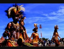 Cerita Mistis di Balik Pakaian Adat yang Terlupakan