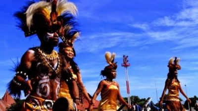 Cerita Mistis di Balik Pakaian Adat yang Terlupakan