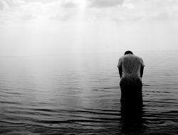 Doa Tak Harus Keras: Spiritualitas yang Sunyi