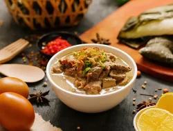 Mencicipi Coto Makassar dari Dapur Warga Lokal: Wisata Kuliner Berbasis Rumah Tangga