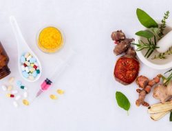 Obat Tradisional vs Obat Kimia: Mana yang Lebih Ramah Alam?